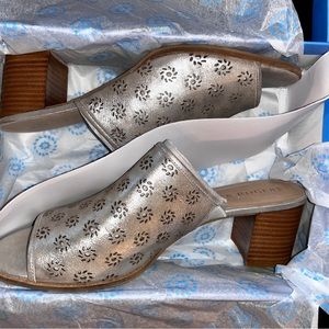 Jack Rogers "Ronnie Mule" (Silver) women's size 12M